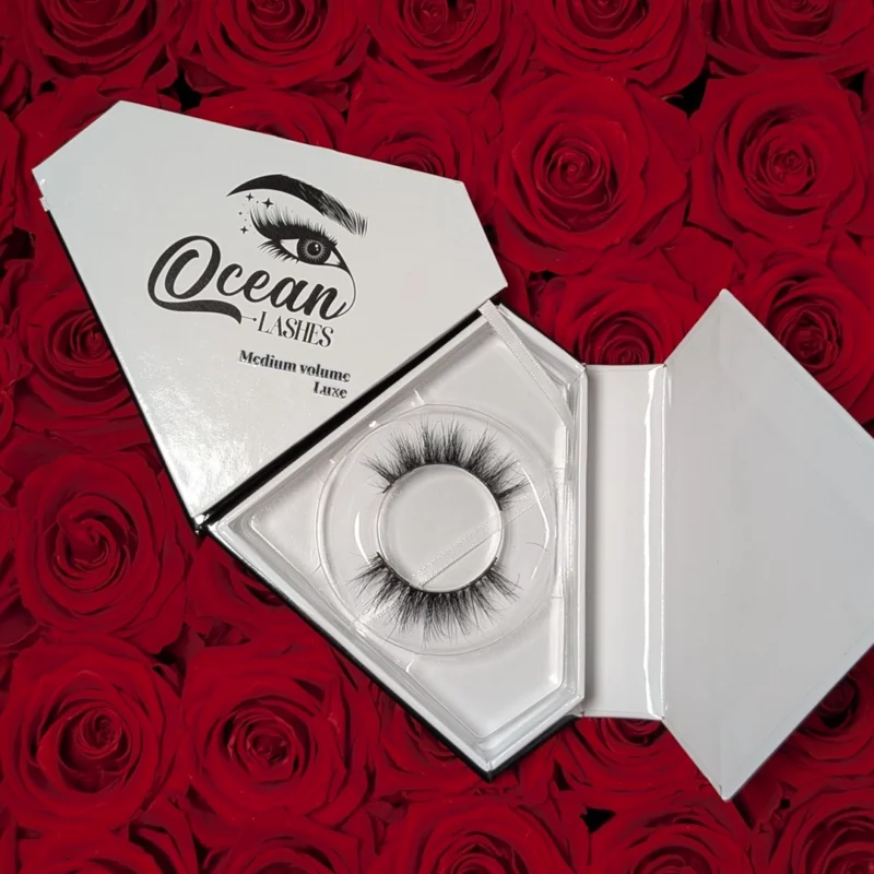 Eyelash Set Luxe Medium Volume - Image 2